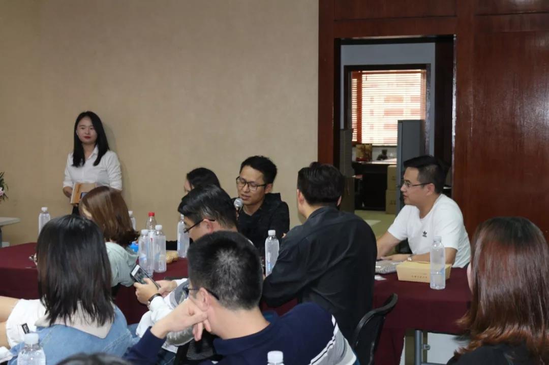 沙龍來賓自我介紹 沙龍來賓自我介紹