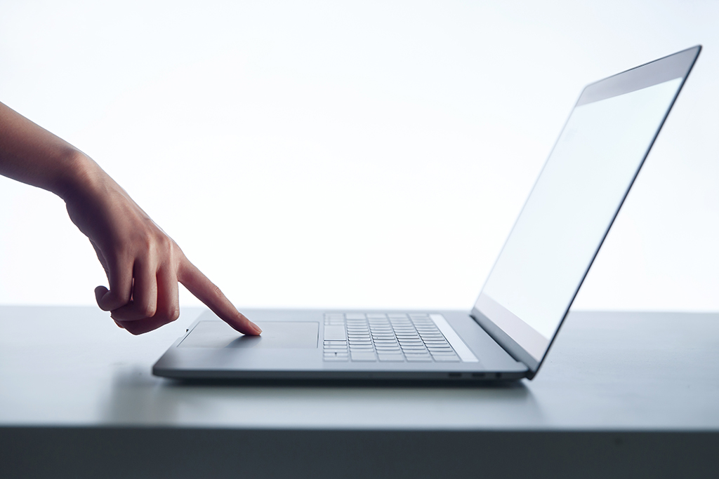 英國vs開曼群島公司注冊(cè)全解析:留學(xué)生實(shí)操指南與風(fēng)險(xiǎn)避坑 英國vs開曼群島公司注冊(cè)全解析:留學(xué)生實(shí)操指南與風(fēng)險(xiǎn)避坑