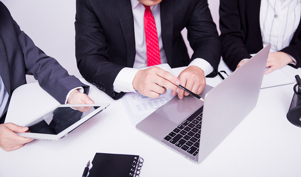 公司注冊香港，不在香港開戶可以嗎?